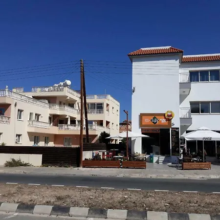 One Bedroom Alina Court 4 Апартаменты